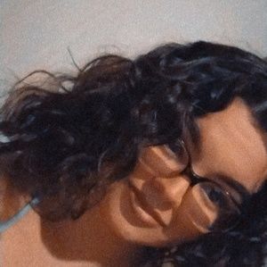 Meet your Posher, Ava